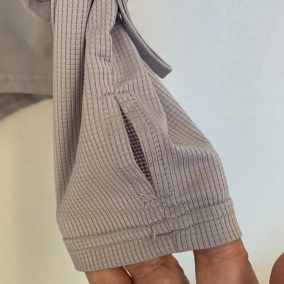 Fabletics Light Gray Active Top • Sz S - Picture 3 of 12